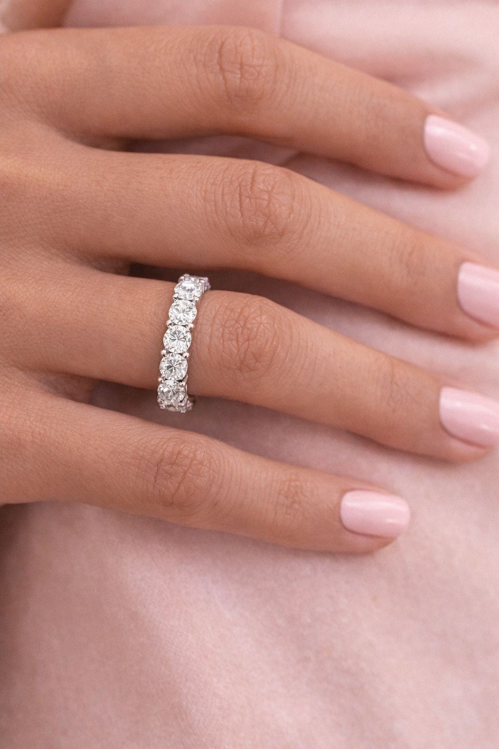 Icy Babe Band Ring